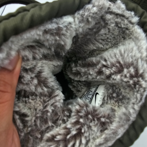 Nike Women's Roshe Run High SneakerBoot Dark Loden / Sail 615968-300 (Size 12) - Picture 7 of 8